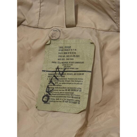 USGI Parka Mens Large Regular Desert Camo Cold Weather Hooded ECWCS Jacket - Picture 7 of 10